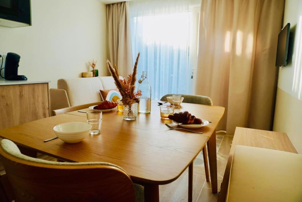 Le Bel Iris - Acces Direct Plage Apartment Chatelaillon-Plage Exterior photo